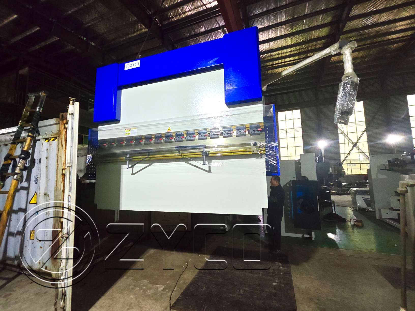 4+1 Axis Automated press brake machines